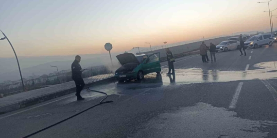 Elazığ’da Seyir Halindeki Araçta Ani Yangın!