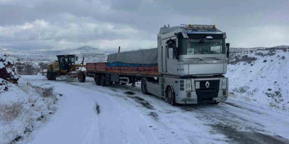 Elazığ’da Yolda Kalan Araçlar Başarıyla Kurtarıldı