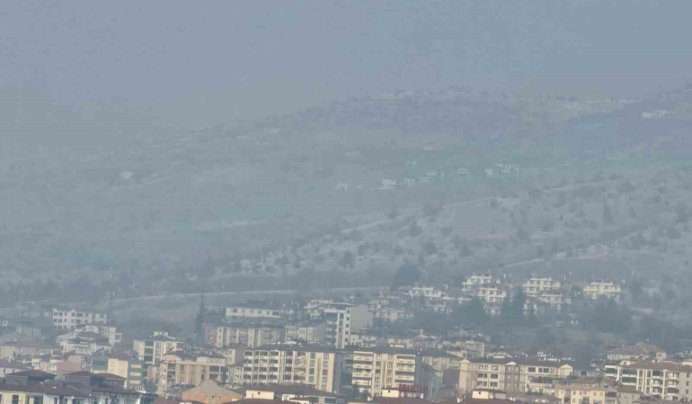 elazigda-yuksek-kesimlerde-gorulen-etkili-sis-hava-durumu-uj9gU8WP.jpg