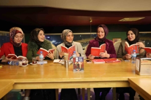 elazigli-kadinlardan-altin-yerine-kitap-gunu-farkindalik-ve-egitim-icin-yeni-bir-adim-PhX4ynI7.jpg