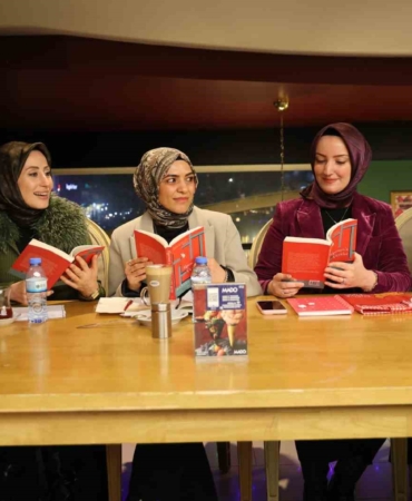 elazigli-kadinlardan-altin-yerine-kitap-gunu-farkindalik-ve-egitim-icin-yeni-bir-adim-PhX4ynI7.jpg