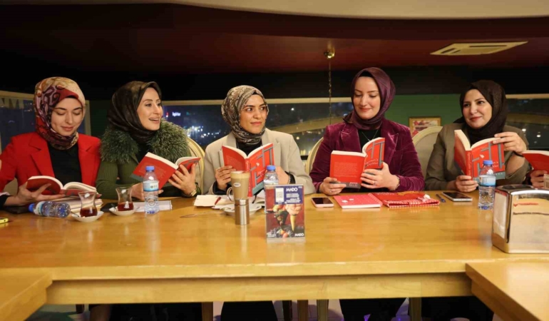 elazigli-kadinlardan-altin-yerine-kitap-gunu-farkindalik-ve-egitim-icin-yeni-bir-adim-PhX4ynI7.jpg