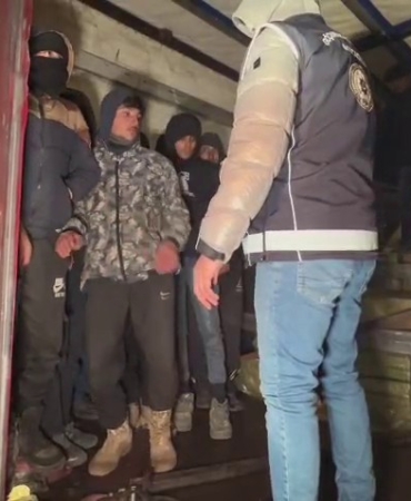 erzurumda-kacak-gocmenlerin-umut-dolu-yolculugu-son-buldu-wSj3OYxD.jpg