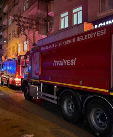 esiyle-kavga-eden-kisi-evinin-alev-alev-yanmasini-sagladi-Qt7aRyzg.jpg
