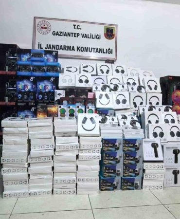 gaziantepte-15-milyon-tl-degerinde-kacak-elektronik-esya-operasyonu-gxnUG5nH.jpg