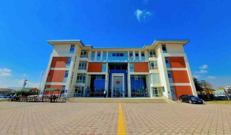 gaziantepte-hemsireye-tehdit-olayinda-5-bin-liralik-bagisla-cozum-bulundu-Bxn9g3sB.jpg