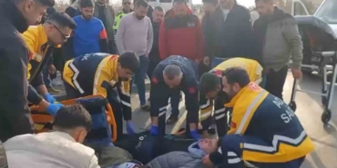 gaziantepte-motosiklet-kazasi-otomobile-carpildi-2-yarali-VlBaCtGH.jpg