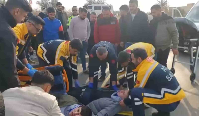 gaziantepte-motosiklet-kazasi-otomobile-carpildi-2-yarali-VlBaCtGH.jpg