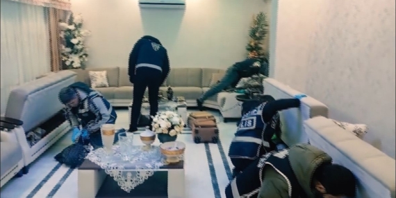 Gaziantep’te Nitelikli Dolandırıcılık: 25 Ruhsatsız Silah Ele Geçirildi