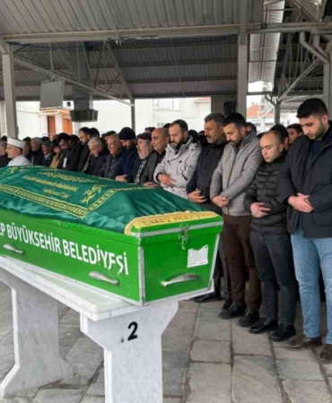 gaziantepte-otobus-kazasinda-hayatini-kaybeden-3-kisi-son-yolculuguna-ugurlandi-5VpSbO5A.jpg
