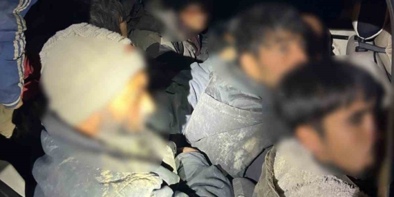 Iğdır’da Düzensiz Göçmen Operasyonu: 12 Göçmen ve 2 Organizatör Yakalandı
