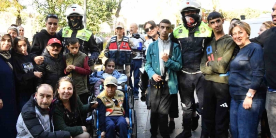 Jandarma, Özel İhtiyaçlı Çocukları Unutmadı: Anlamlı Ziyaret