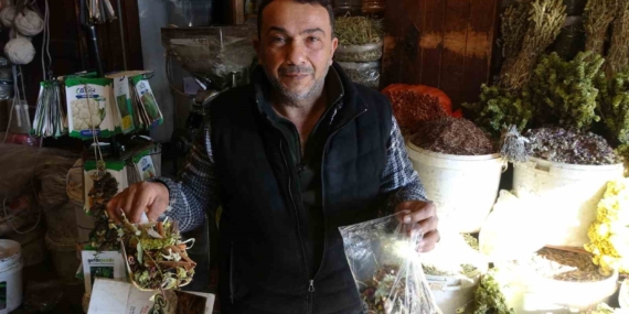 Karlı Havalarda Şifa Arayanlar: Aktarlarda Artan Yoğunluk