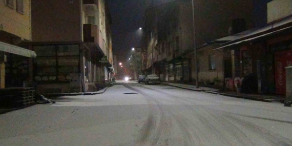 Kars’ta Kışın İlk Karıyla Büyüleyici Manzaralar