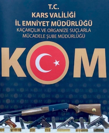karsta-silah-tacirlerine-yonelik-dev-operasyon-3-ilcede-cok-sayida-silah-ve-muhimmat-ele-BwcBitFJ.jpg