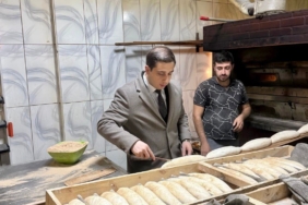 kaymakam-basardan-firinda-ekmek-ve-cay-ocaginda-kahve-hazirlama-etkinligi-3hF3AC1N.jpg