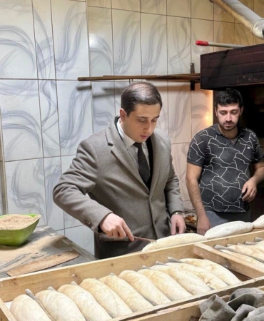 kaymakam-basardan-firinda-ekmek-ve-cay-ocaginda-kahve-hazirlama-etkinligi-3hF3AC1N.jpg