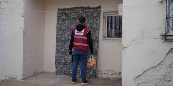 Kızılay’ın Günlük 1000 Kişiye Sıcak Yemek Desteği