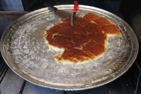 lubnan-kunefesi-turistlerin-favorisi-olmaya-devam-ediyor-2ZkfkOKZ.jpg