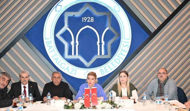 malatya-icin-cozum-arayisinda-milletvekili-olmeztoprakin-vizyonu-c1KKF4Ot.jpg