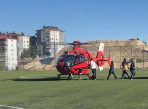 malatyada-acil-durum-yasli-hasta-icin-ambulans-helikopter-gokyuzunde-bH8g35GE.jpg