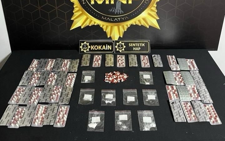 malatyada-carpici-uyusturucu-operasyonu-3-kisi-gozaltina-alindi-8r6awE1f.jpg