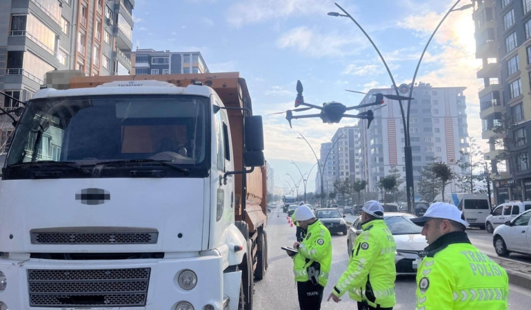malatyada-dron-teknolojisiyle-desteklenen-beton-mikseri-ve-hafriyat-kamyonu-denetimi-kNDl3zlE.jpg
