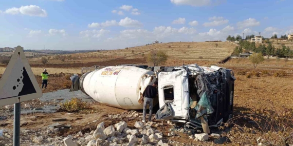 Mardin’de Beton Mikserinin Devrilmesi Sonucu Sürücü Yaralandı