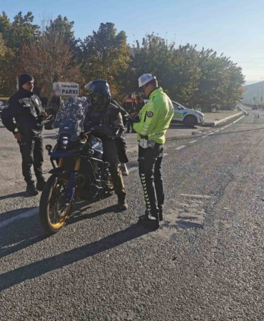 mardinde-motosiklet-kontrolu-guvenli-seyahat-icin-onemli-denetimler-7LynnVJG.jpg