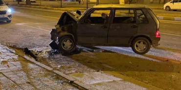 mardinde-park-halindeki-araca-carpan-otomobil-surucusu-yaralandi-olayin-detaylari-8z8Ah5vx.jpg
