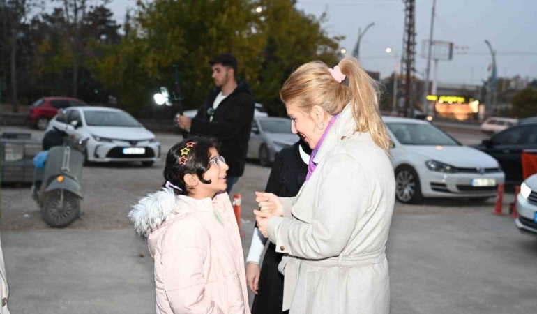 milletvekili-olmeztoprak-kadem-ziyaretiyle-deprem-sonrasi-dayanismayi-ele-aldi-lSllLKVE.jpg