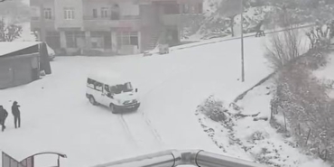 minibus-tehlikesinden-kurtulan-surucunun-zorlu-anlari-8bO2J3yk.jpg