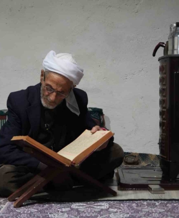 musta-50-yildir-sadece-cay-ve-gofretle-hayat-suren-86-yasindaki-rustem-dede-E87tNWbf.jpg