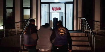 musta-8-yil-9-ay-kesinlesmis-hapis-cezasi-bulunan-firari-jandarma-yakalandi-qFl9gi2j.jpg