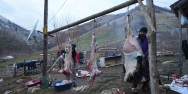 musta-geleneksel-kavurma-gelenegi-asirlik-lezzetlerin-pesinde-NOrcdDLs.jpg