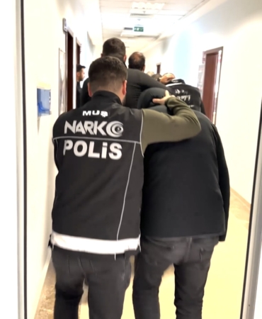musta-uyusturucu-operasyonu-dort-sahis-tutuklandi-DU1Zw9Ms.jpg