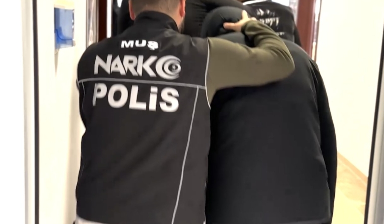 musta-uyusturucu-operasyonu-dort-sahis-tutuklandi-DU1Zw9Ms.jpg