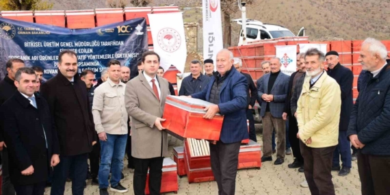 Sason’da Arıcılara Organik Kovan Desteği ve Yenilikler