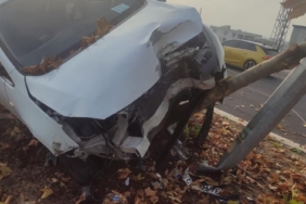 serit-degistiren-aracla-carpismamak-icin-agaca-carpan-surucunun-hikayesi-rBLW5AAb.jpg