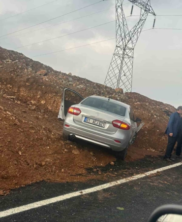 siirtte-devrilen-otomobil-kazasi-4-yarali-be5HuaeN.jpg