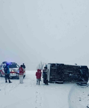 siirtte-minibus-kazasi-6-kisi-yaralandi-1OXNSjXr.jpg
