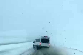 siirtte-minibusun-kil-payi-atlattigi-kazanin-goruntuleri-ortaya-cikti-DlXNUpj8.jpg
