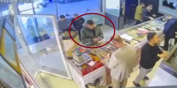 Siirt’te Öldürülen Kadının Çalınan Altınları Kuyumcuda Bozulurken Anbean Kaydedildi