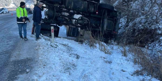 Siirt’te Tır ve Minibüs Kazası: 4 Yaralı