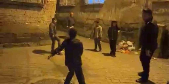 Sur’un Gecesinde Umut: Polis ve Çocukların Top Oyunu