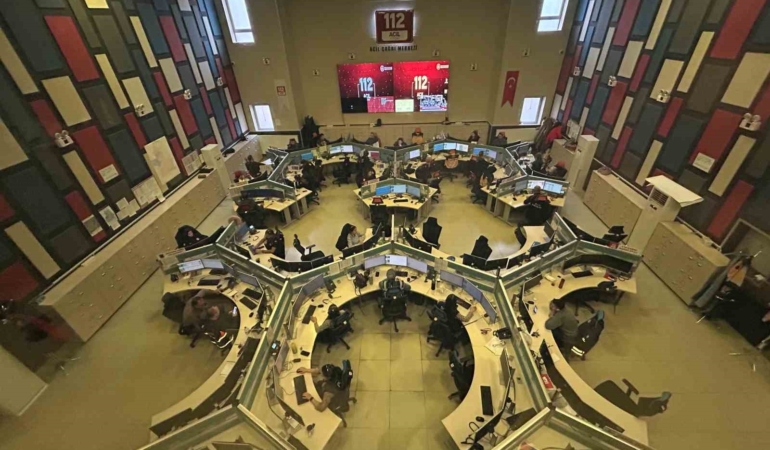 van-112-acil-cagri-merkezinden-rekor-1-milyon-277-bin-cagri-QFdkKqzN.jpg