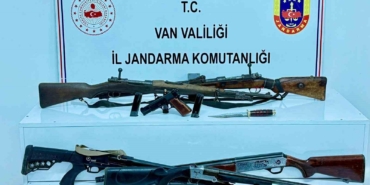 vanda-ele-gecirilen-silah-ile-bir-kisi-gozaltina-alindi-FXd2kAGk.jpg