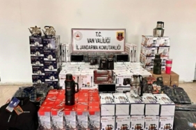 vanda-gumruk-kacakciligina-yonelik-buyuk-operasyon-kRJm5OfW.jpg