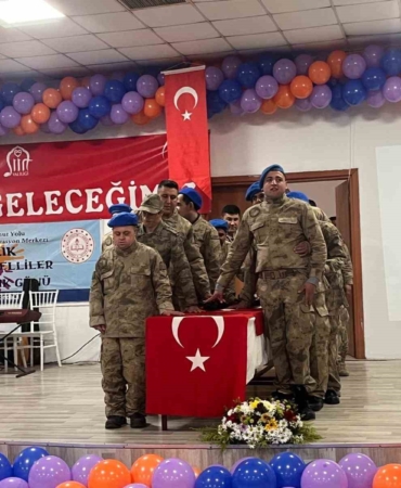 yemin-torenine-katilan-ozel-bireyler-askeri-kamuflaj-giydi-TKHWujTz.jpg