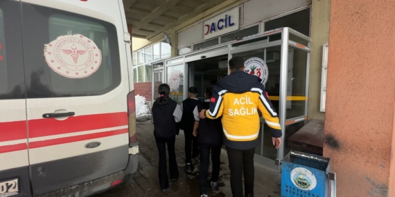 Yüksekova’da Yerli Malı Haftası Sonrası Gıda Zehirlenmesi Şüphesi: 40 Öğrenci Hastanelik Oldu!